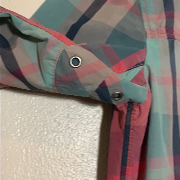 GUESS L.A. Men’s Red & Green Plaid Zip up Jacket - Picture 10 of 10